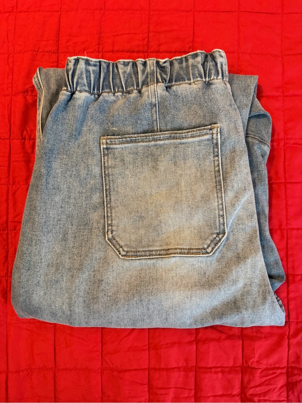 Relaxed Light Blue Women's Jeans with Elastic Waist